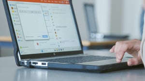 Une digitalisation durable au Collège Atlas : l’impact du Shockcase de Signpost
